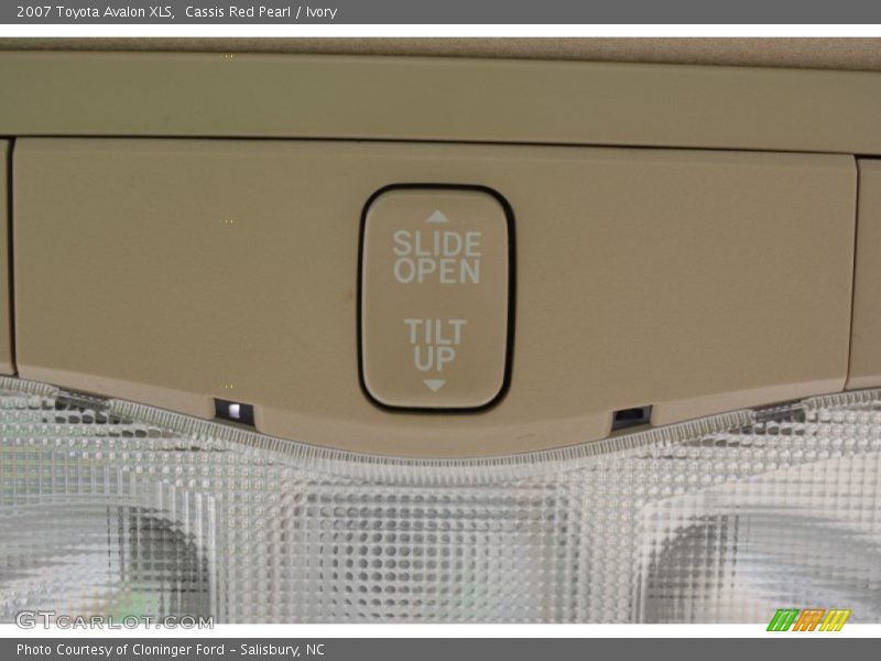 Cassis Red Pearl / Ivory 2007 Toyota Avalon XLS