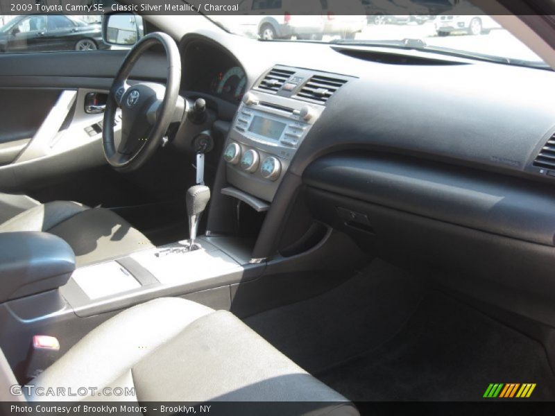 Classic Silver Metallic / Charcoal 2009 Toyota Camry SE
