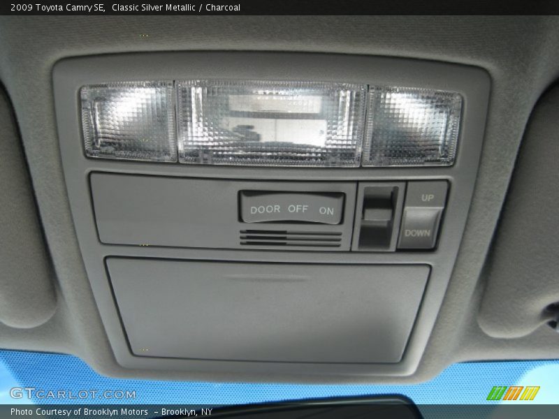 Classic Silver Metallic / Charcoal 2009 Toyota Camry SE