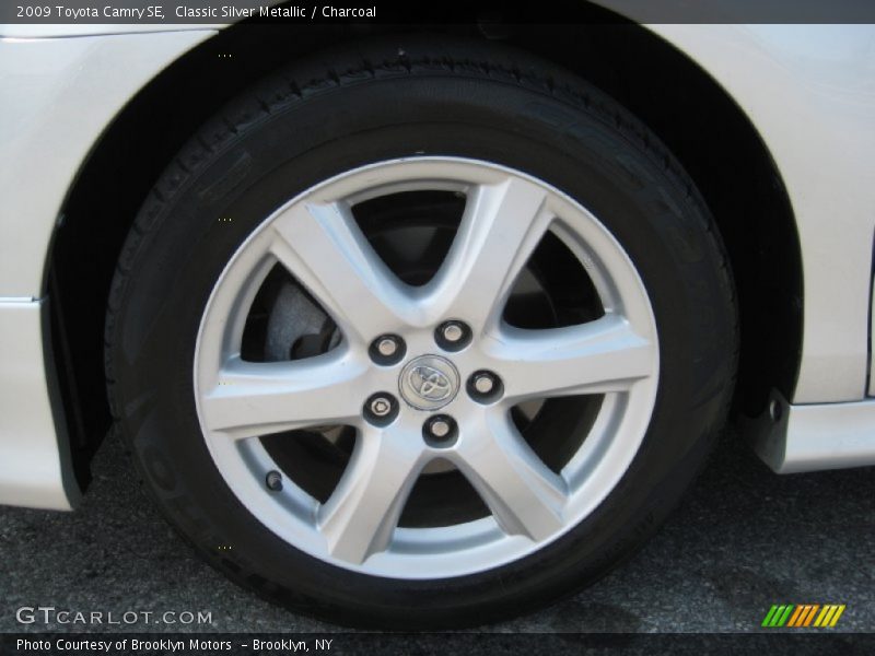 Classic Silver Metallic / Charcoal 2009 Toyota Camry SE