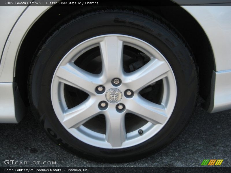 Classic Silver Metallic / Charcoal 2009 Toyota Camry SE
