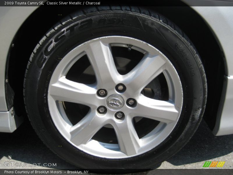 Classic Silver Metallic / Charcoal 2009 Toyota Camry SE