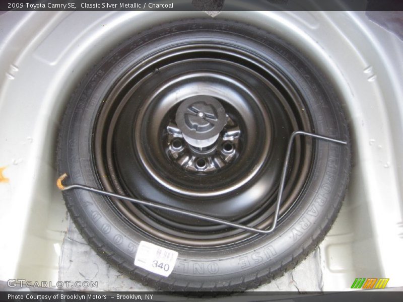Classic Silver Metallic / Charcoal 2009 Toyota Camry SE