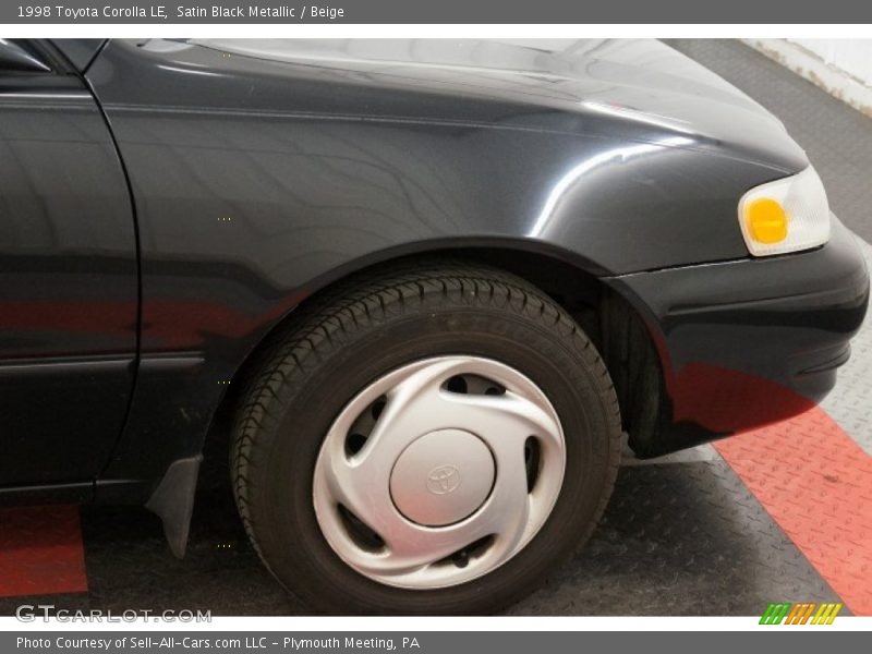 Satin Black Metallic / Beige 1998 Toyota Corolla LE