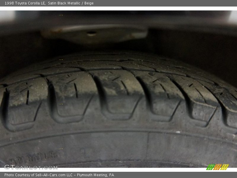 Satin Black Metallic / Beige 1998 Toyota Corolla LE