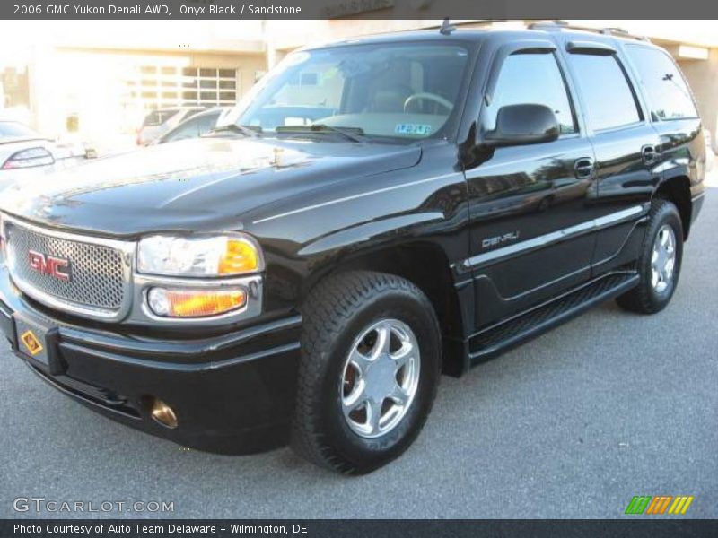 Onyx Black / Sandstone 2006 GMC Yukon Denali AWD