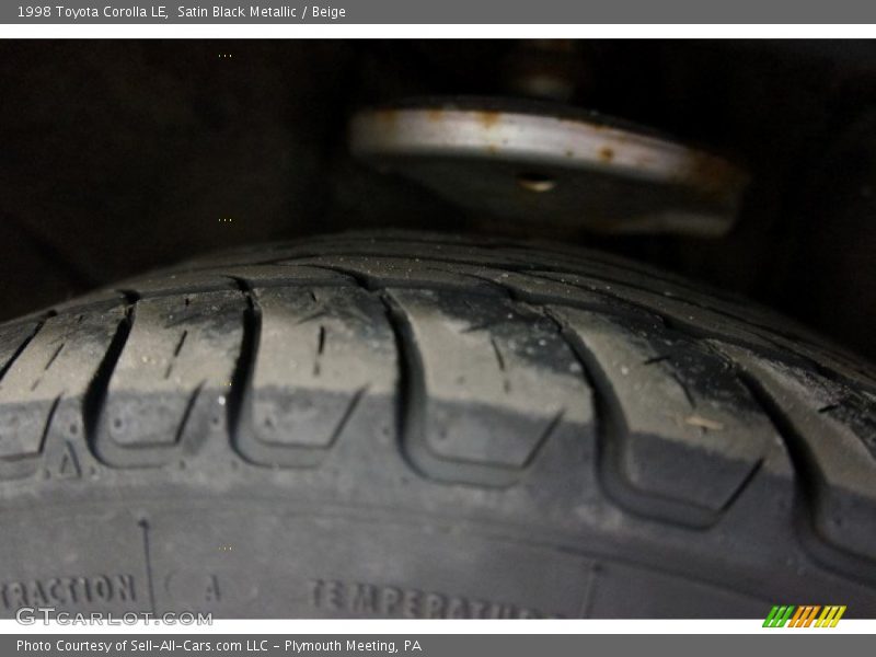 Satin Black Metallic / Beige 1998 Toyota Corolla LE