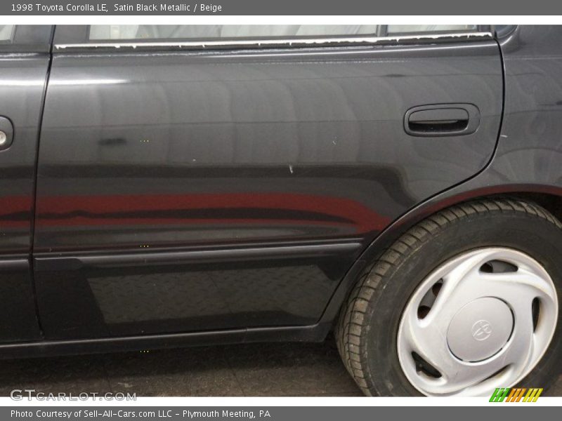 Satin Black Metallic / Beige 1998 Toyota Corolla LE