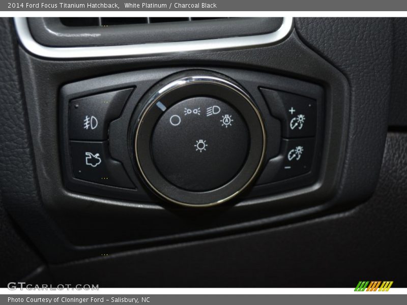 White Platinum / Charcoal Black 2014 Ford Focus Titanium Hatchback