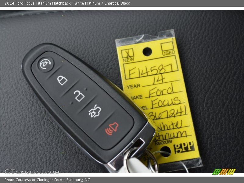 White Platinum / Charcoal Black 2014 Ford Focus Titanium Hatchback