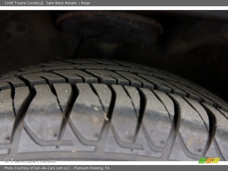 Satin Black Metallic / Beige 1998 Toyota Corolla LE