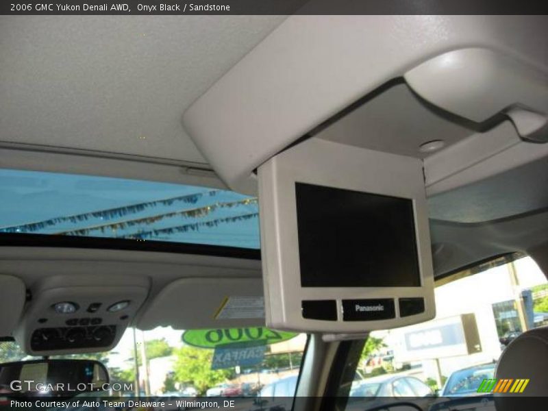Onyx Black / Sandstone 2006 GMC Yukon Denali AWD