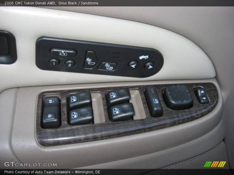 Onyx Black / Sandstone 2006 GMC Yukon Denali AWD