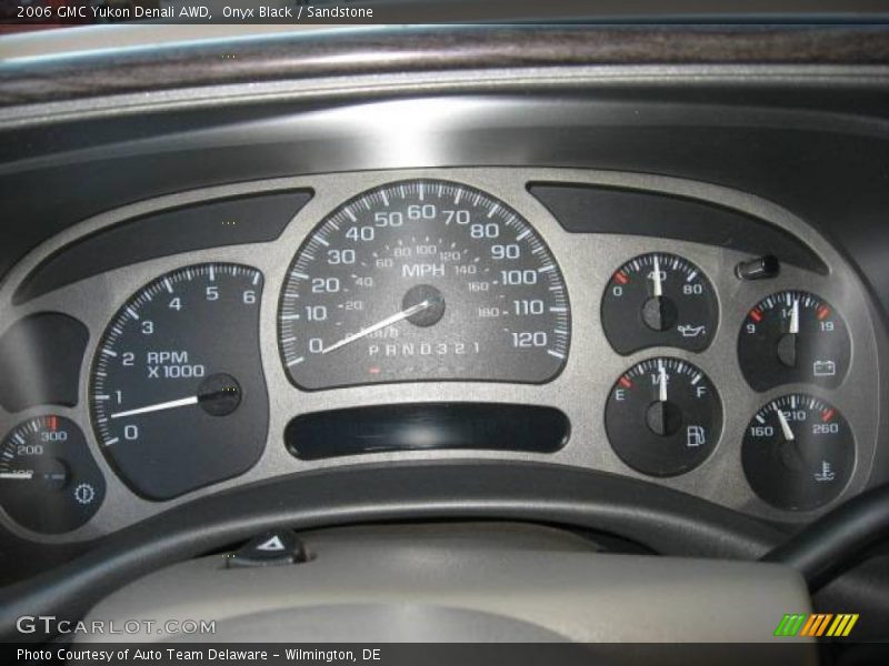 Onyx Black / Sandstone 2006 GMC Yukon Denali AWD