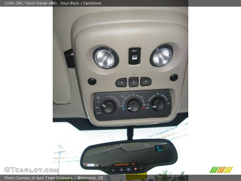 Onyx Black / Sandstone 2006 GMC Yukon Denali AWD