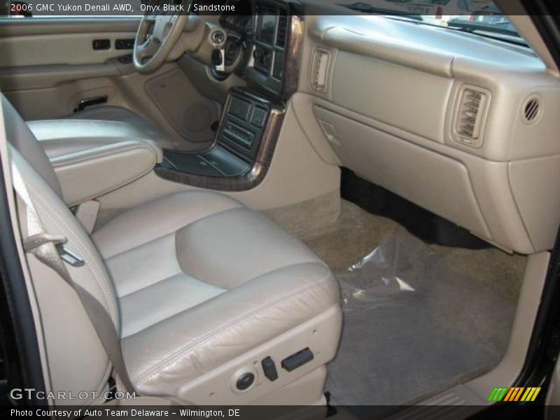 Onyx Black / Sandstone 2006 GMC Yukon Denali AWD