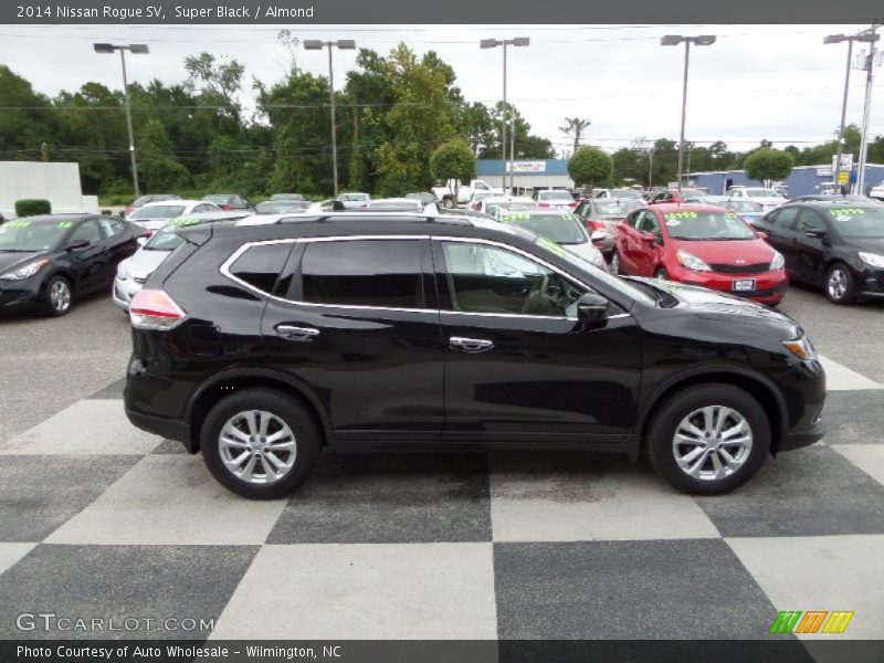 Super Black / Almond 2014 Nissan Rogue SV