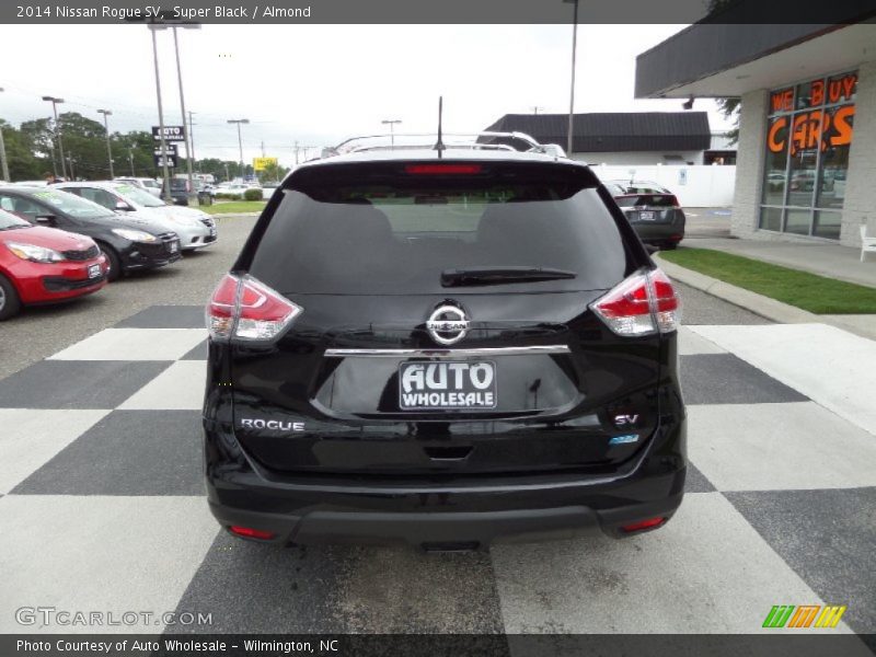 Super Black / Almond 2014 Nissan Rogue SV