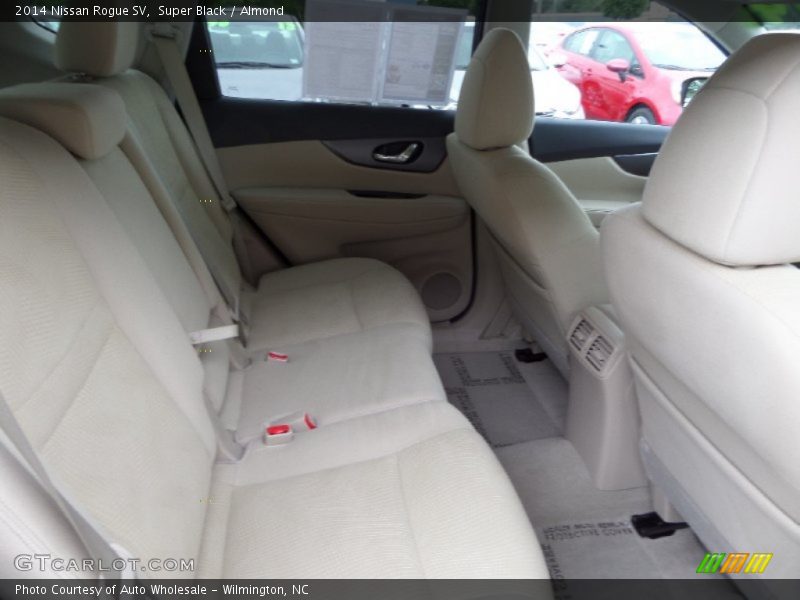 Super Black / Almond 2014 Nissan Rogue SV