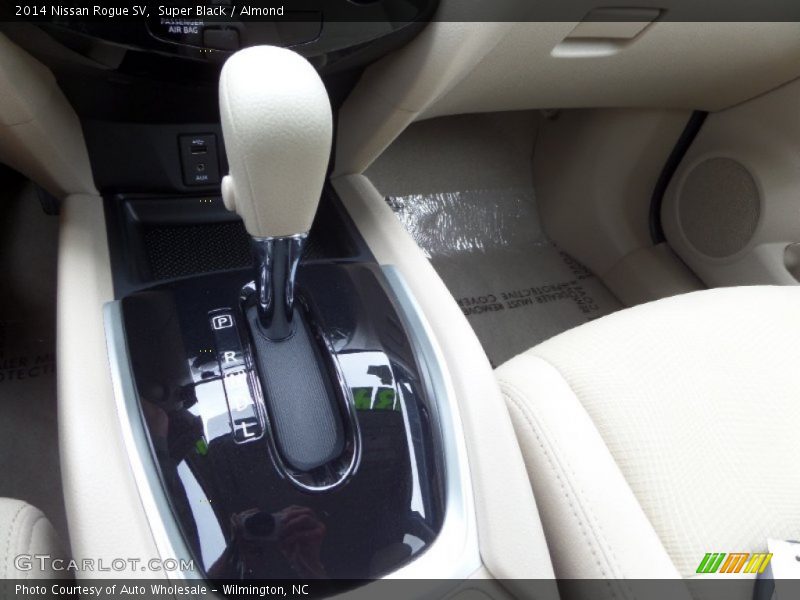 Super Black / Almond 2014 Nissan Rogue SV