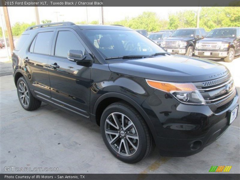 Tuxedo Black / Charcoal Black 2015 Ford Explorer XLT