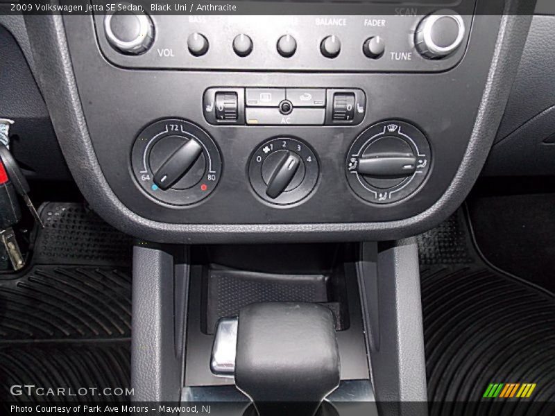 Black Uni / Anthracite 2009 Volkswagen Jetta SE Sedan