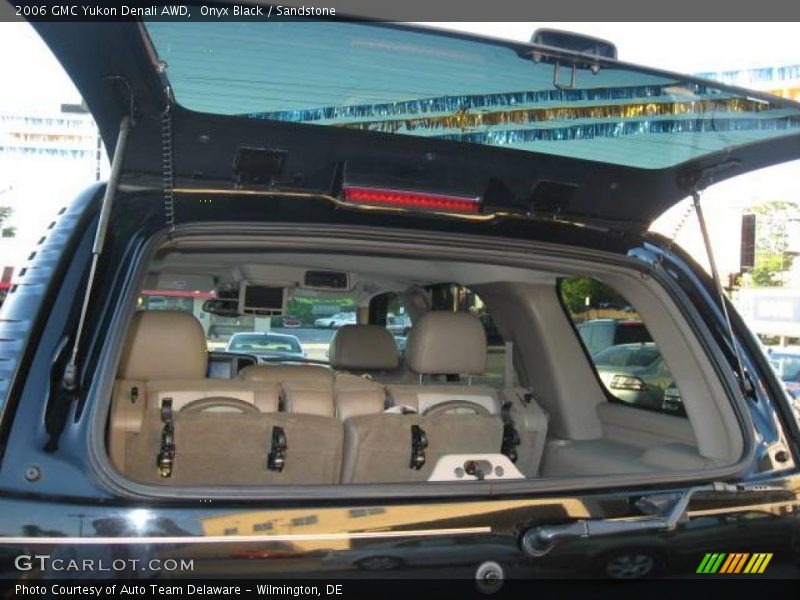 Onyx Black / Sandstone 2006 GMC Yukon Denali AWD