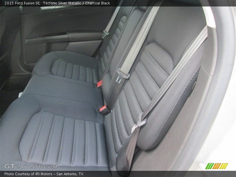 Tectonic Silver Metallic / Charcoal Black 2015 Ford Fusion SE