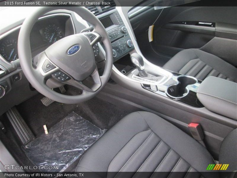 Tectonic Silver Metallic / Charcoal Black 2015 Ford Fusion SE