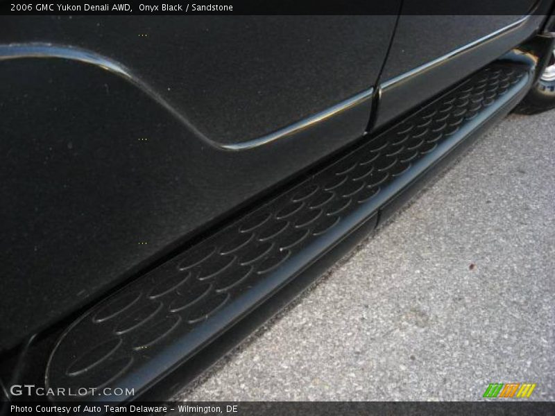 Onyx Black / Sandstone 2006 GMC Yukon Denali AWD