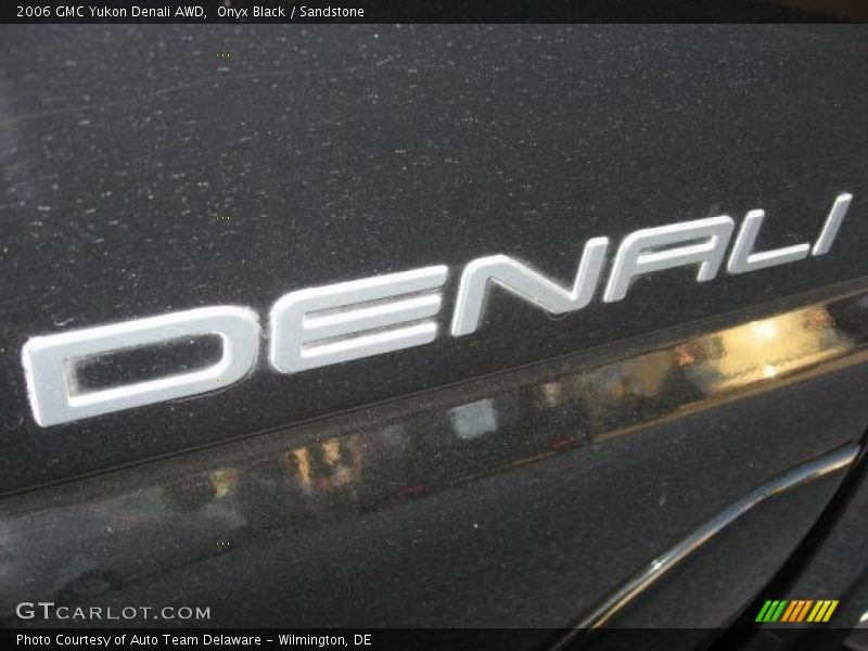 Onyx Black / Sandstone 2006 GMC Yukon Denali AWD