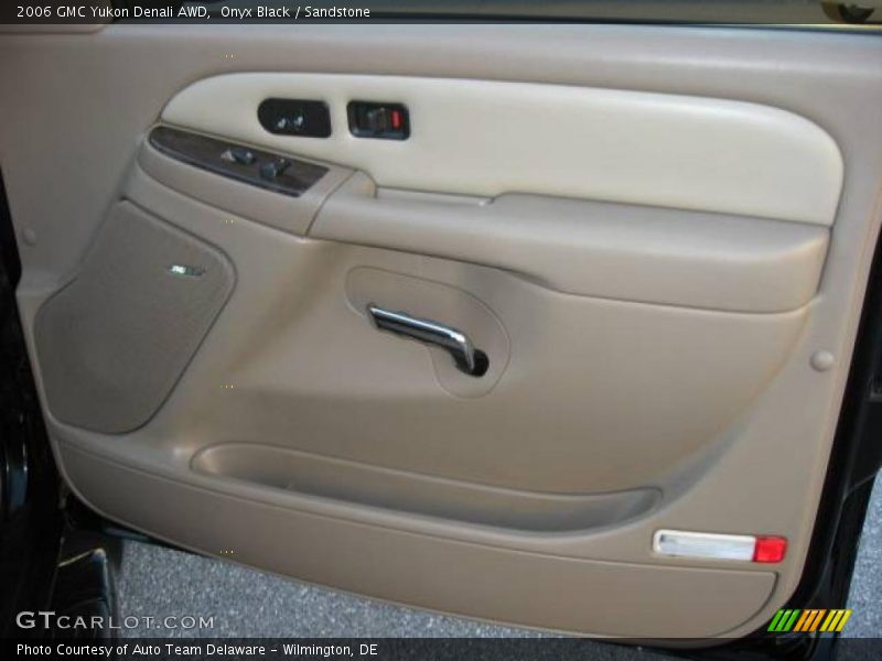 Onyx Black / Sandstone 2006 GMC Yukon Denali AWD
