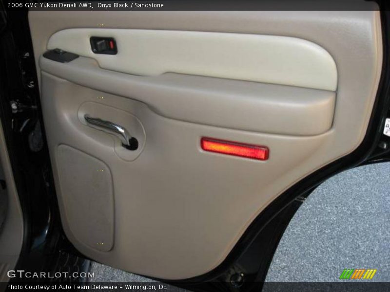 Onyx Black / Sandstone 2006 GMC Yukon Denali AWD