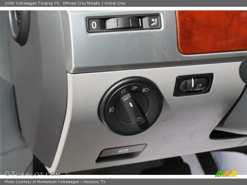 Offroad Grey Metallic / Kristal Grey 2006 Volkswagen Touareg V6
