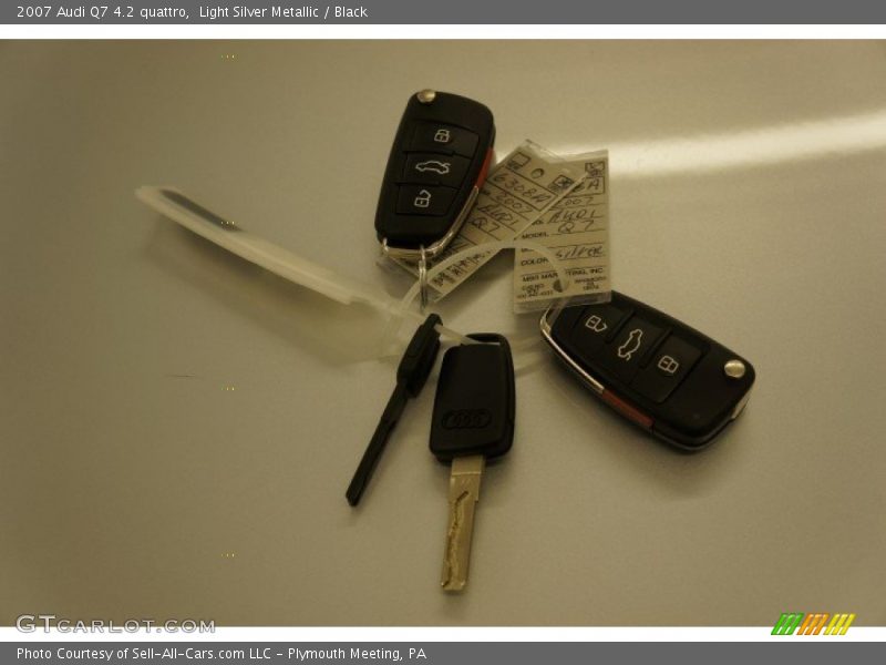Light Silver Metallic / Black 2007 Audi Q7 4.2 quattro