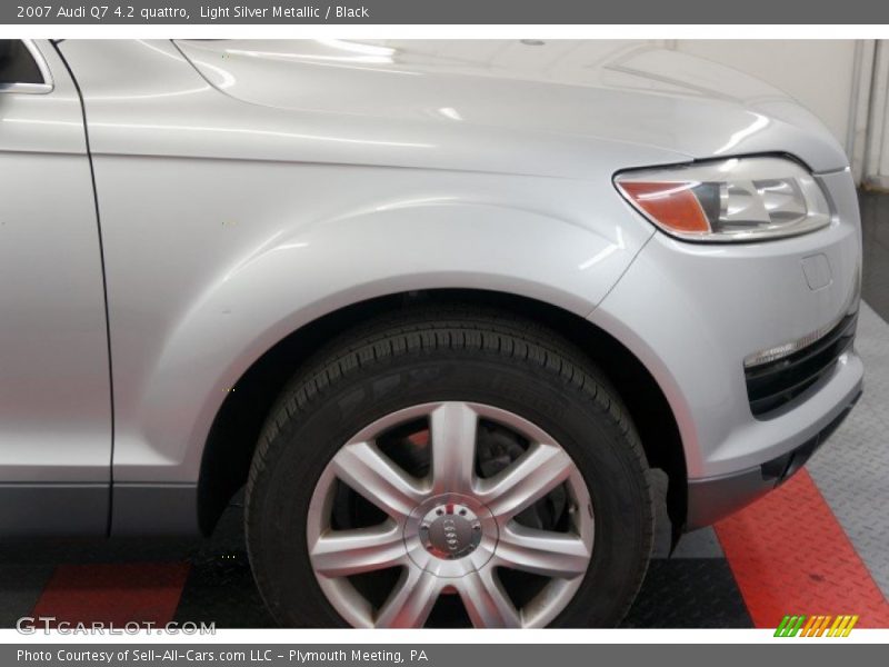 Light Silver Metallic / Black 2007 Audi Q7 4.2 quattro