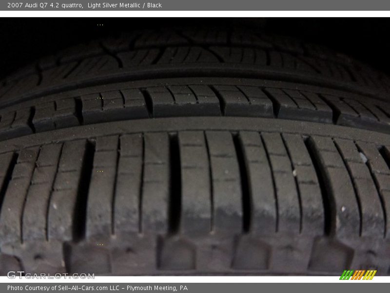 Light Silver Metallic / Black 2007 Audi Q7 4.2 quattro