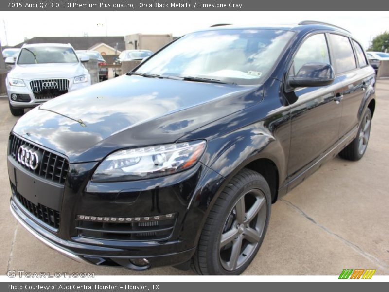 Front 3/4 View of 2015 Q7 3.0 TDI Premium Plus quattro