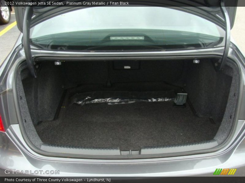 Platinum Gray Metallic / Titan Black 2012 Volkswagen Jetta SE Sedan