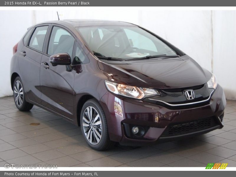 Front 3/4 View of 2015 Fit EX-L