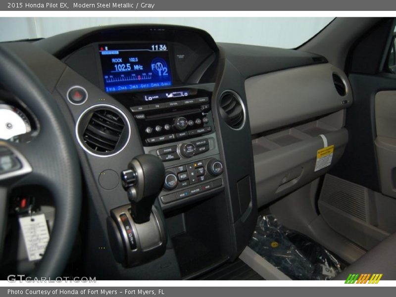 Modern Steel Metallic / Gray 2015 Honda Pilot EX