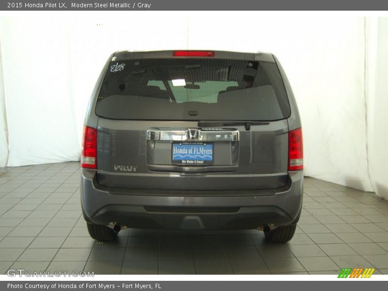 Modern Steel Metallic / Gray 2015 Honda Pilot LX