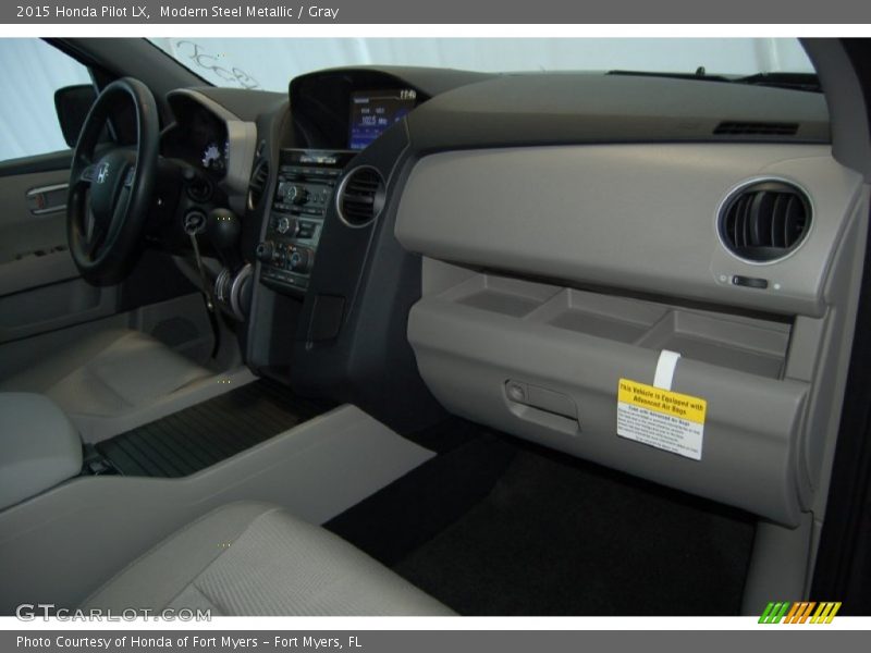 Modern Steel Metallic / Gray 2015 Honda Pilot LX