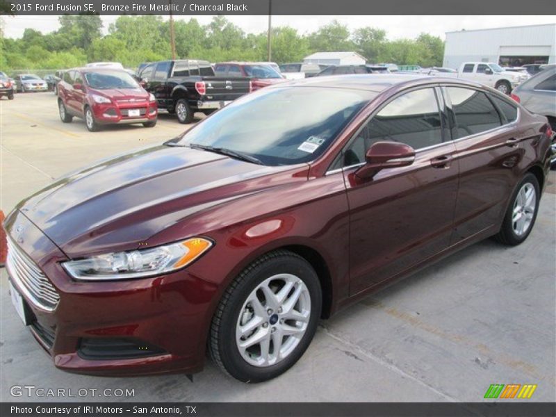 Front 3/4 View of 2015 Fusion SE