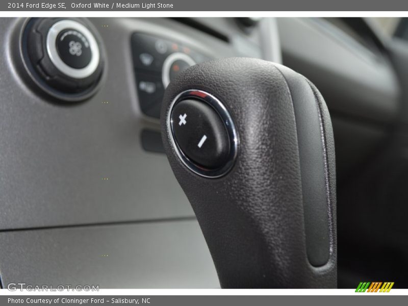 Oxford White / Medium Light Stone 2014 Ford Edge SE