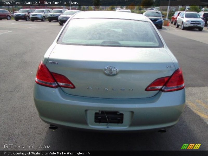 Silver Pine Pearl / Ivory 2007 Toyota Avalon XLS