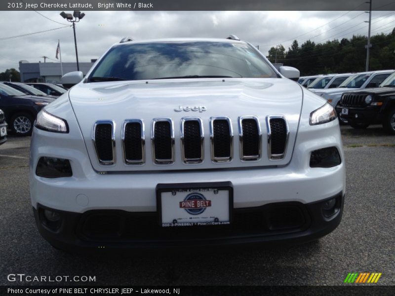Bright White / Black 2015 Jeep Cherokee Latitude