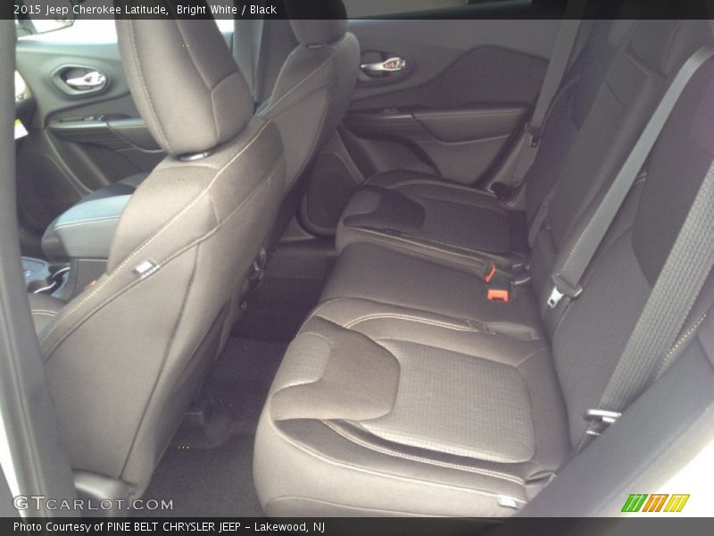 Bright White / Black 2015 Jeep Cherokee Latitude
