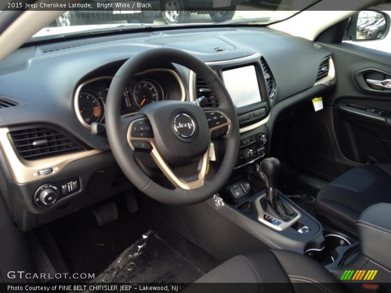Bright White / Black 2015 Jeep Cherokee Latitude