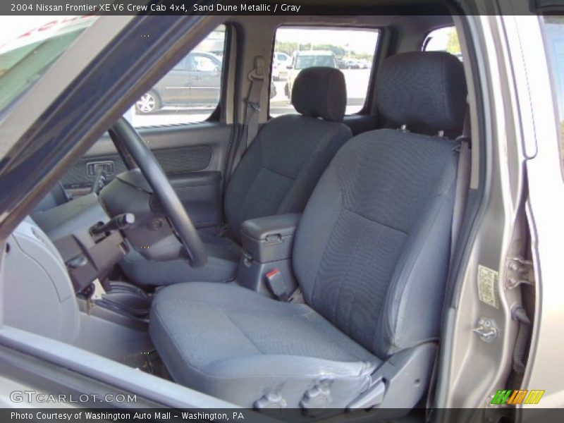 Sand Dune Metallic / Gray 2004 Nissan Frontier XE V6 Crew Cab 4x4